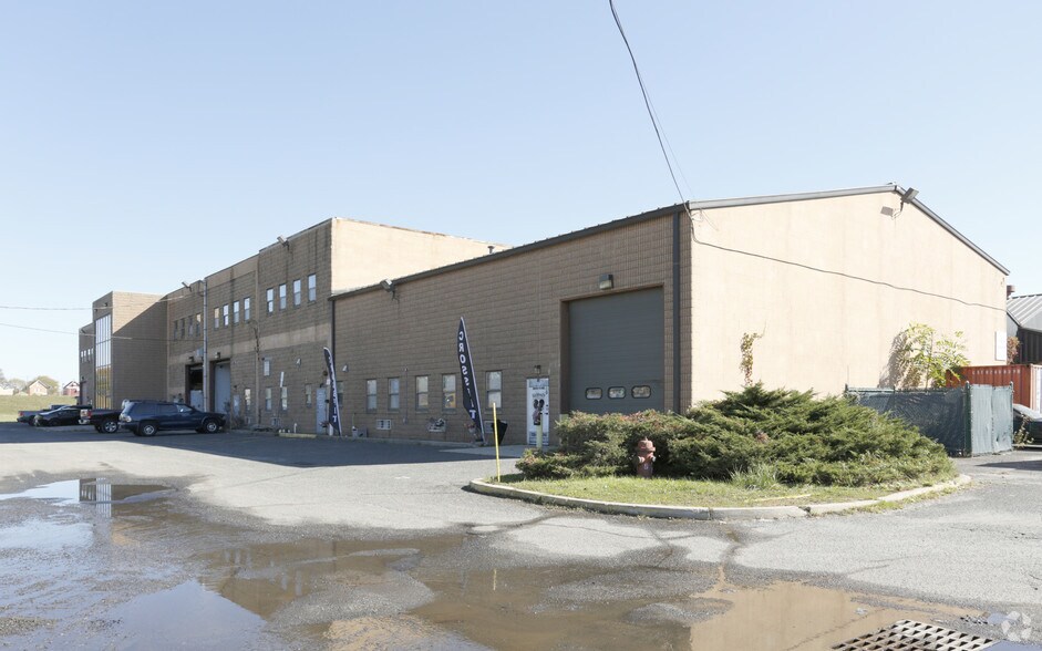 More Photos Of 900 Port Reading Ave, Port Reading Warehouse For Lease