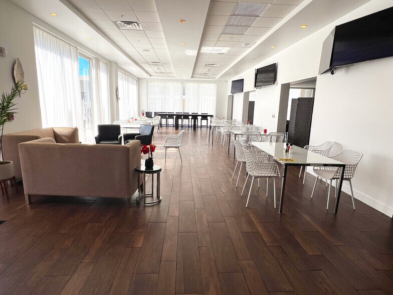 More Photos Of 425 N US 41 Bypass, Venice Hotel For Sale