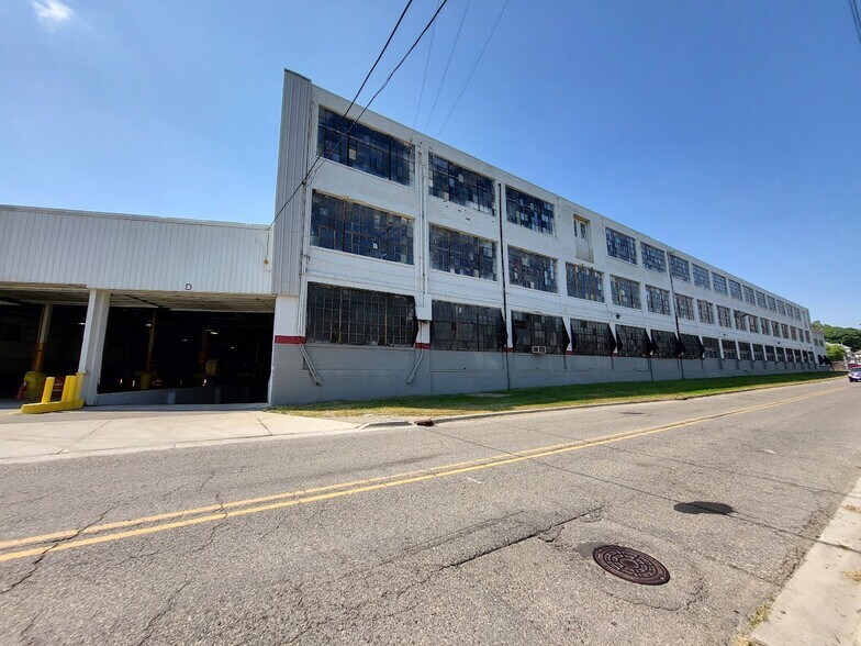 More Photos Of 60 Baldwin Ave, Pontiac Warehouse For Lease