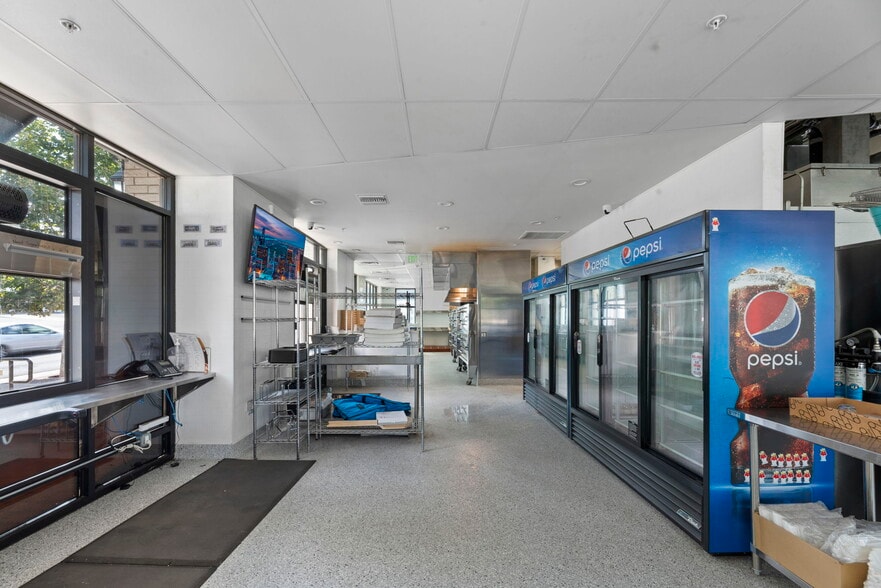 More Photos Of 1710 E Thousand Oaks Blvd, Thousand Oaks Apartments For Lease