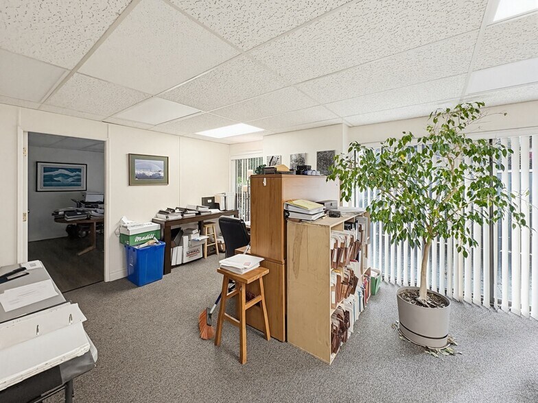 More Photos Of 821 Burdett Ave, Victoria Apartments For Sale