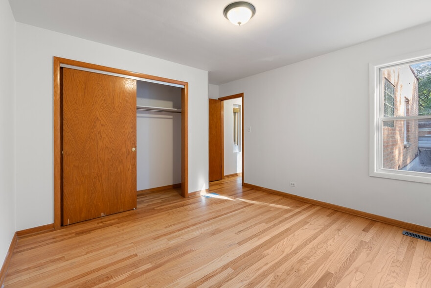 More Photos Of 6135 N Elston Ave, Chicago Office Residential For Sale