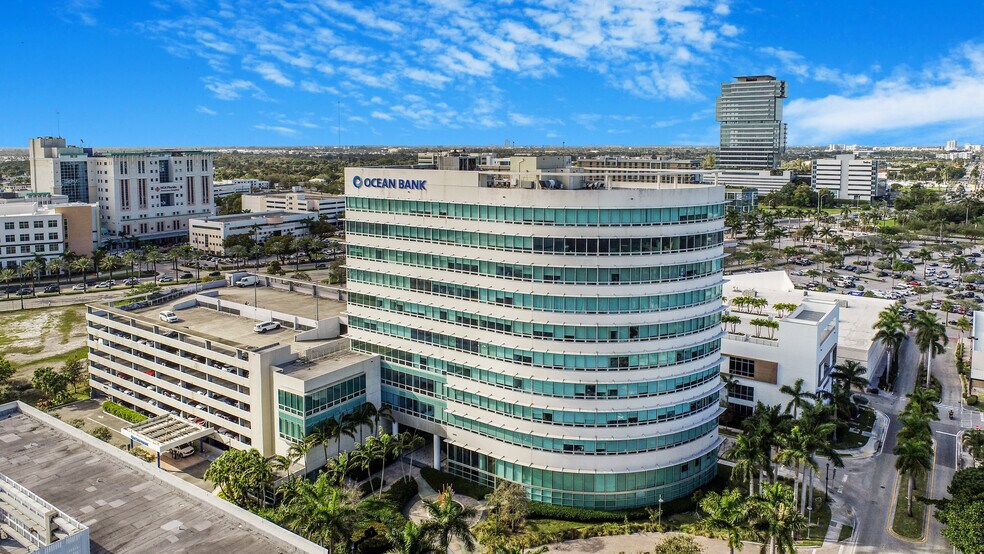 More Photos Of 20900 NE 30th Ave, Aventura Office Residential For Lease