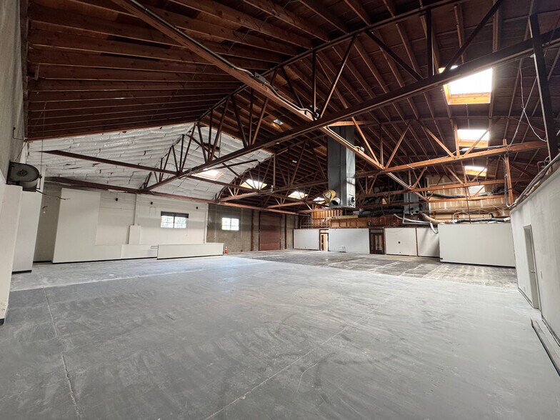 More Photos Of 2920 7th St, Berkeley Service For Lease