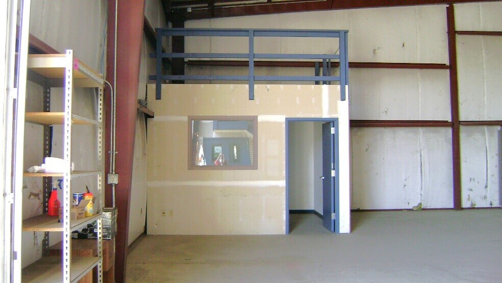 More Photos Of 325 E Happy Valley Rd, Roseburg Industrial For Sale