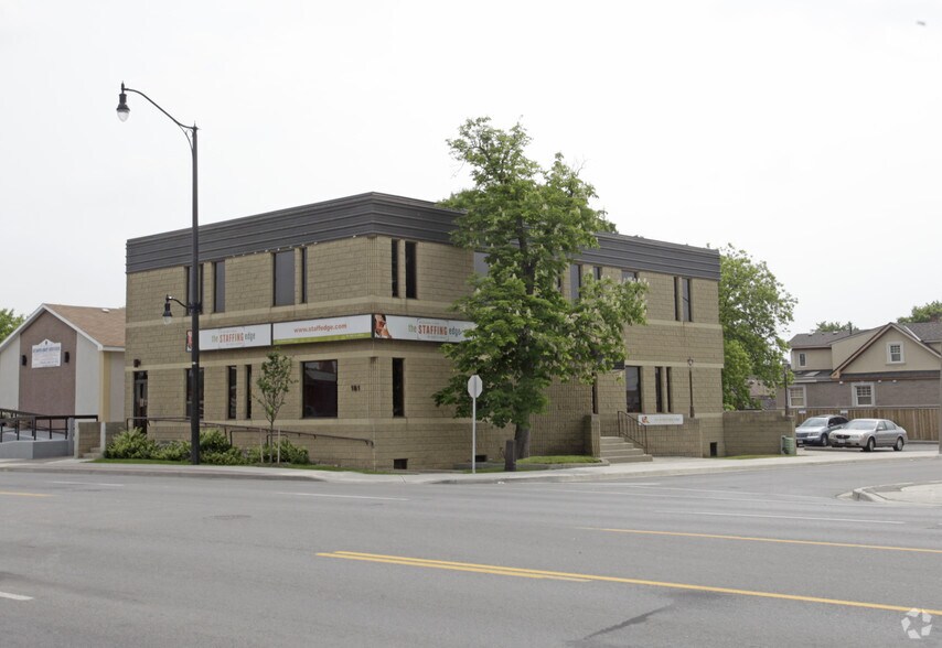 More Photos Of 181 Queen St E, Brampton Office For Sale