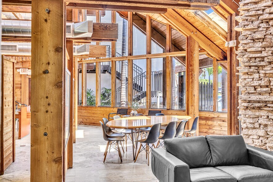 More Photos Of 3045 N Federal Hwy, Fort Lauderdale Loft Creative Space For Sale