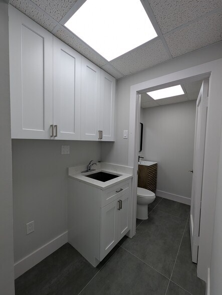 More Photos Of 3670 NW 6th St, Miami Loft Creative Space For Lease