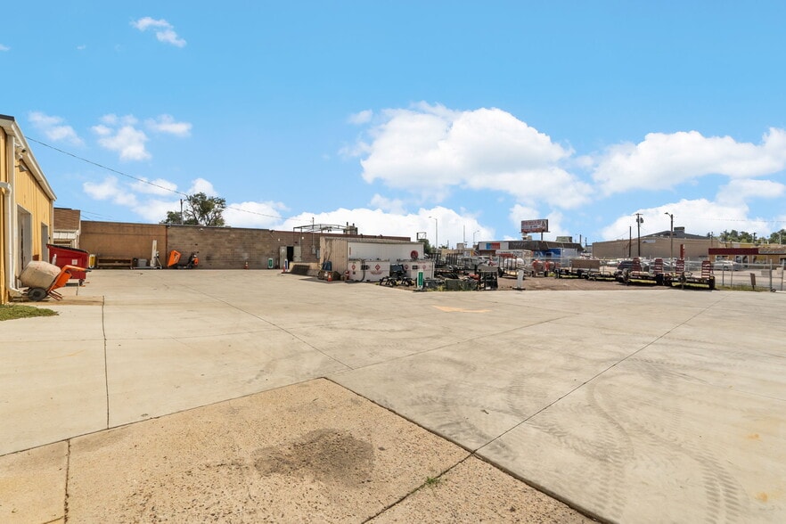 More Photos Of 400 N Circle Dr, Colorado Springs Storefront For Sale