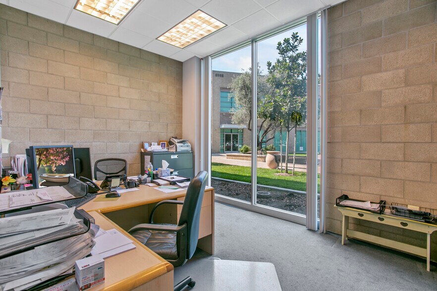 More Photos Of 8935 Research Dr, Irvine Loft Creative Space For Sale