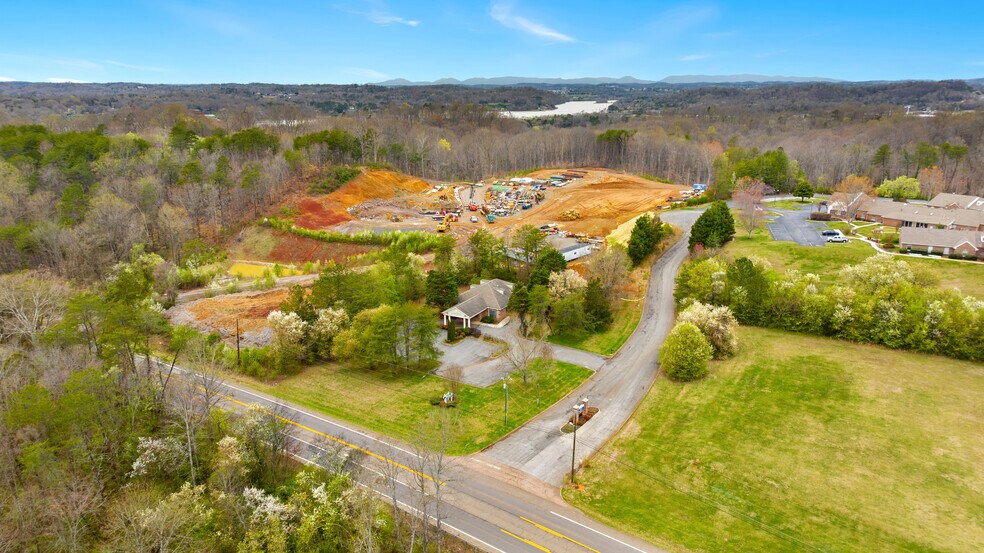 More Photos Of 3221 W Governor John Sevier Hwy, Knoxville Medical For Lease