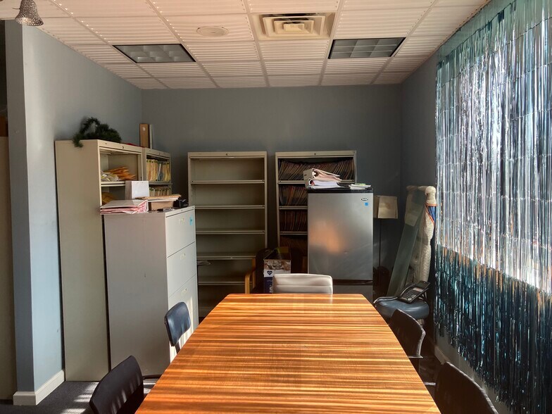 More Photos Of 553 E Fordham Rd, Bronx Storefront Retail Office For Lease