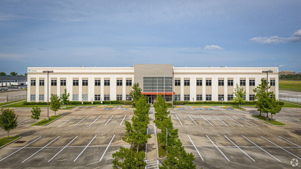 More Photos Of 15600 Morales Rd, Houston Distribution For Lease