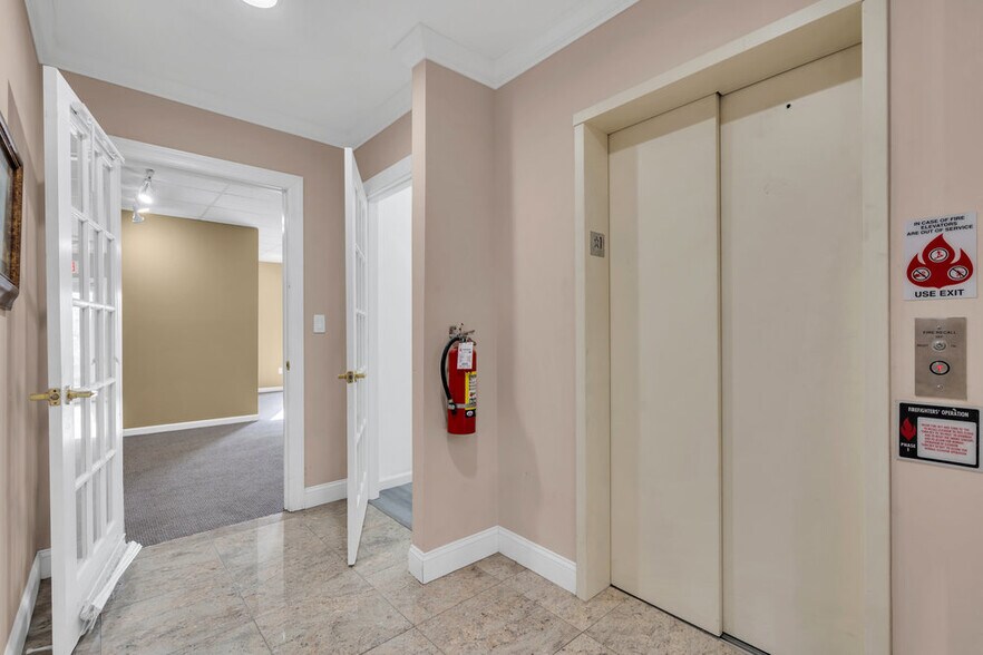 More Photos Of 1 Dag Hammarskjold Blvd, Howell Medical For Lease