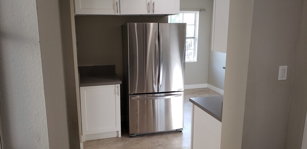 More Photos Of 11346 Santol Dr, Sylmar Apartments For Sale