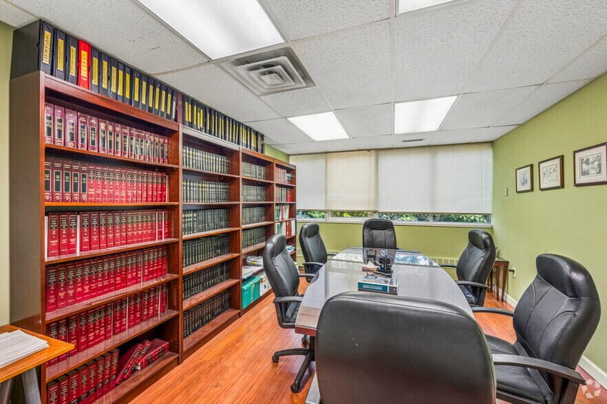 More Photos Of 265 Post Ave, Westbury Medical For Lease