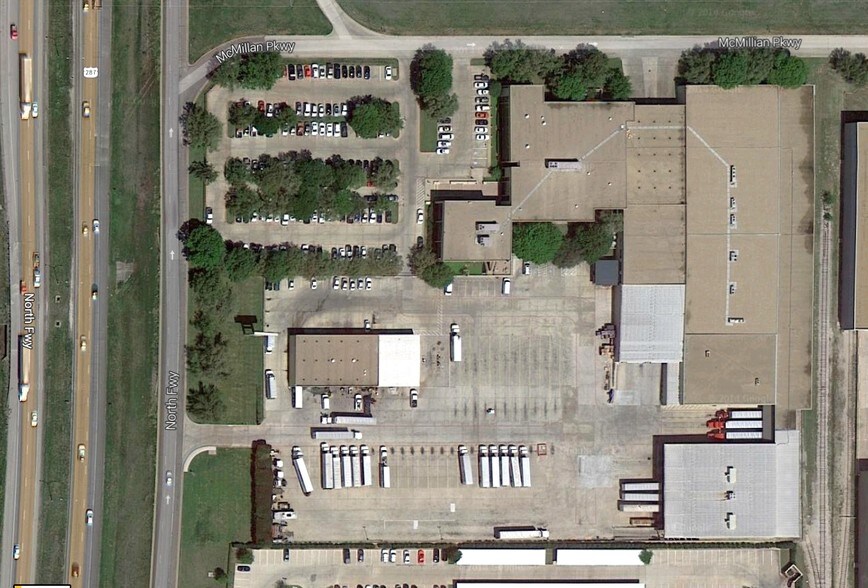 More Photos Of 2550 McMillan Pky, Fort Worth Distribution For Lease