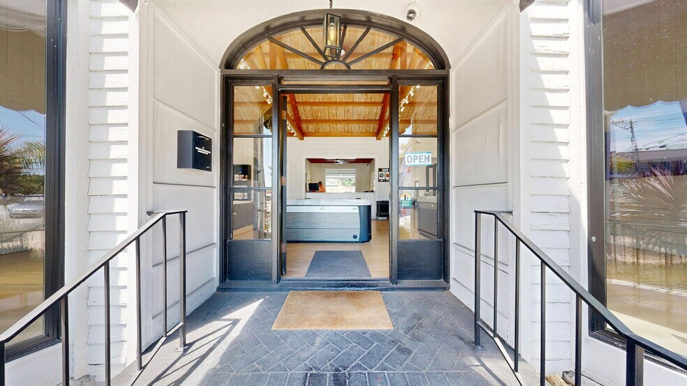 More Photos Of 1111-1115 Water St, Santa Cruz Freestanding For Sale