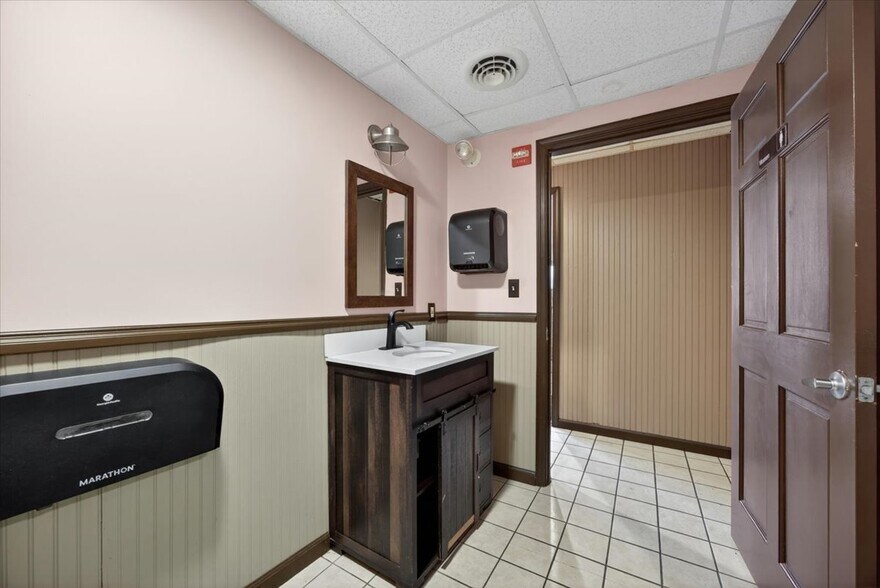 More Photos Of 650-654 S Main St, Wilkes-Barre Bar For Sale
