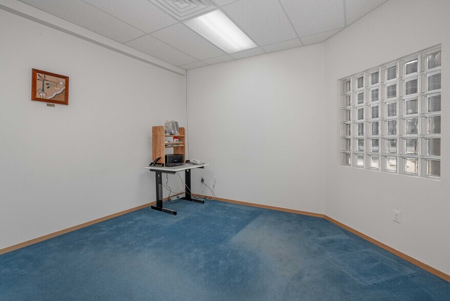 More Photos Of 1371 E Hecla Dr, Louisville Office For Sale