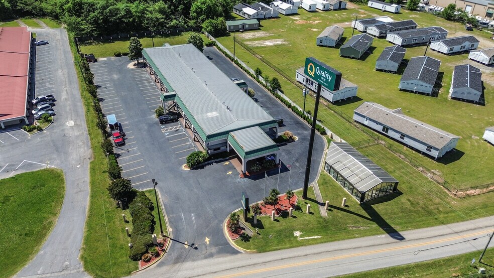 More Photos Of 115 Chapman Rd, Byron Hotel For Sale