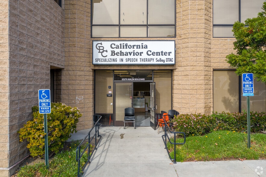 More Photos Of 637 E Albertoni St, Carson Unknown For Lease