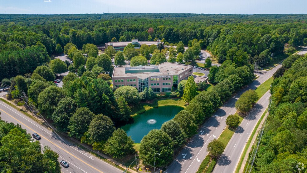 More Photos Of 1505 SW Cary Pky, Cary Medical For Lease