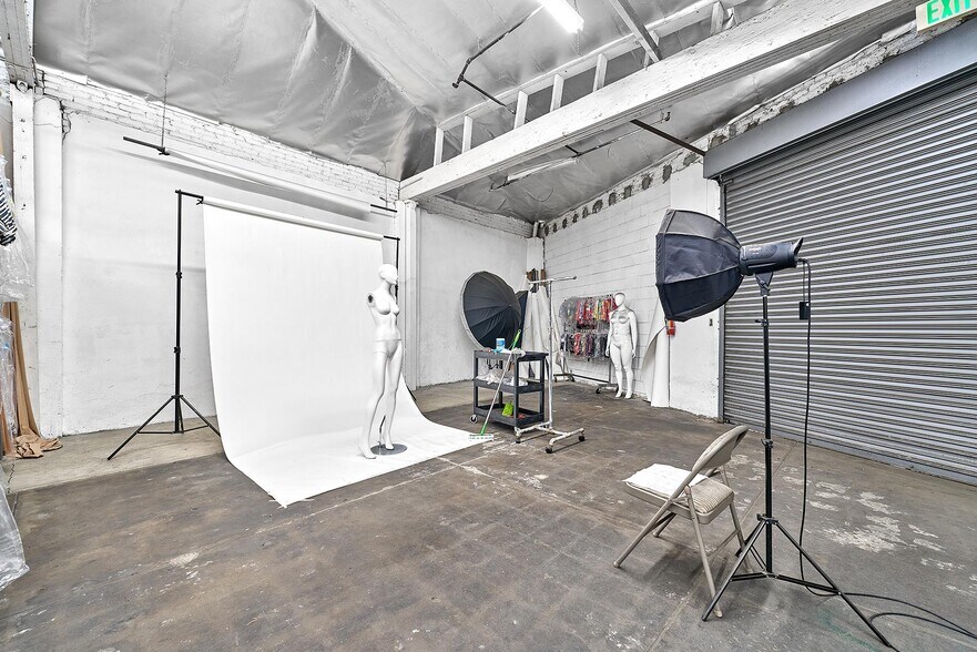 More Photos Of 3900-3912 S Broadway Pl, Los Angeles Manufacturing For Sale