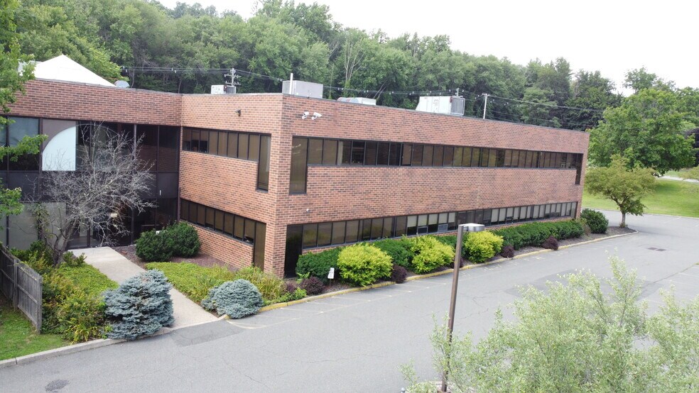 More Photos Of 1 Laurel Dr, Flanders Office For Sale