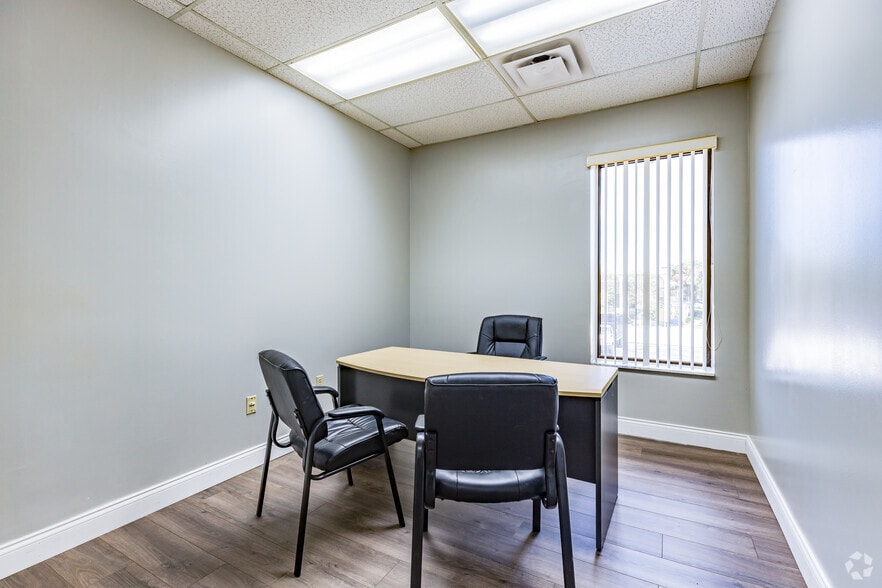 More Photos Of 6100 Lake Ellenor Dr, Orlando Office For Lease