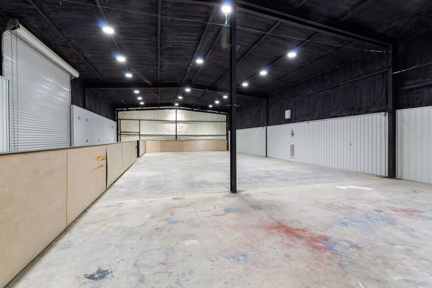 More Photos Of 2762 State Highway 21 E, Caldwell Warehouse For Lease