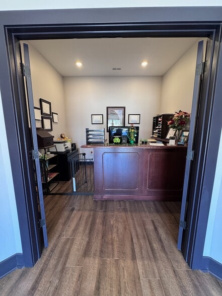 More Photos Of 2693 Townsend Ct, Clarksville Medical For Lease