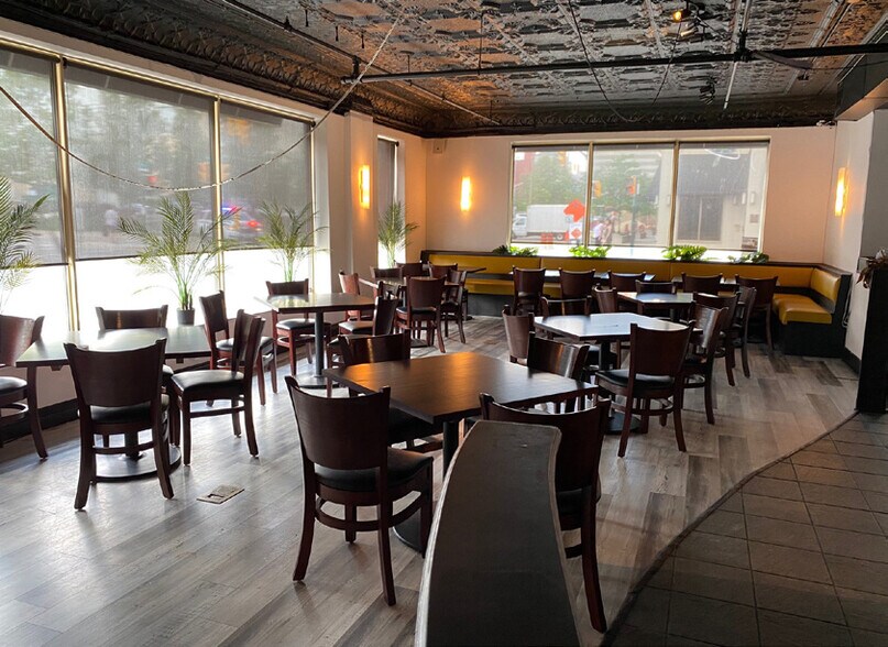 More Photos Of 45 King St, London General Retail For Lease