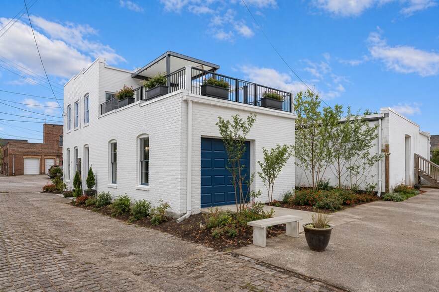 More Photos Of 124 W Bank St, Petersburg Storefront Retail Residential For Lease