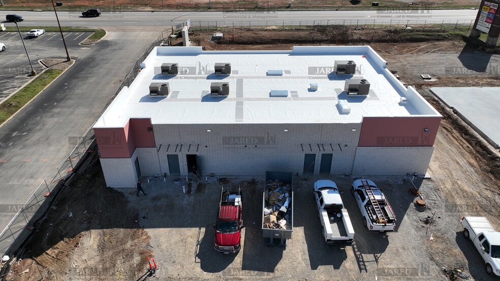 More Photos Of 1565-1585 S Jefferson Ave, Lebanon General Retail For Lease