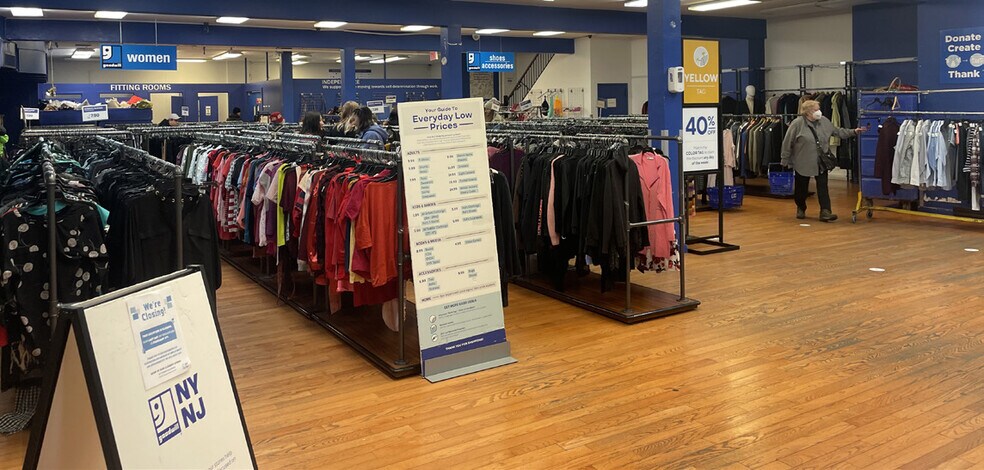 More Photos Of 1704-1706 Second Ave, New York Storefront For Lease