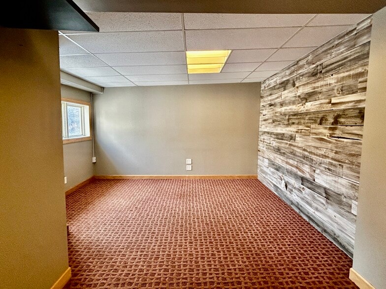 More Photos Of 8535 NE Central Ave, Blaine Office For Sale