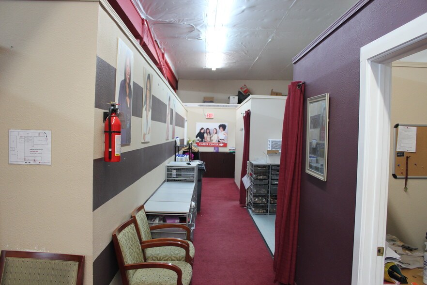 More Photos Of 3701-3719 NE Sandy Blvd, Portland Storefront Retail Office For Lease