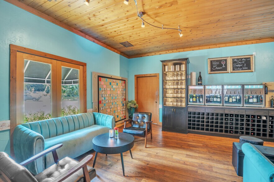 More Photos Of 7778 Highway 42, Egg Harbor Restaurant For Sale