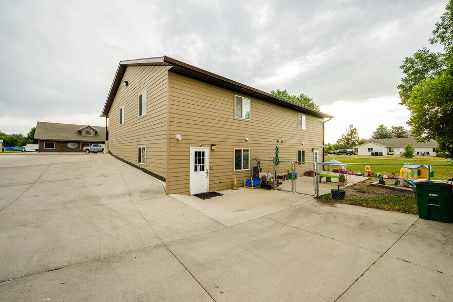 More Photos Of 751 Avoca Ave, Sheridan Daycare Center For Sale