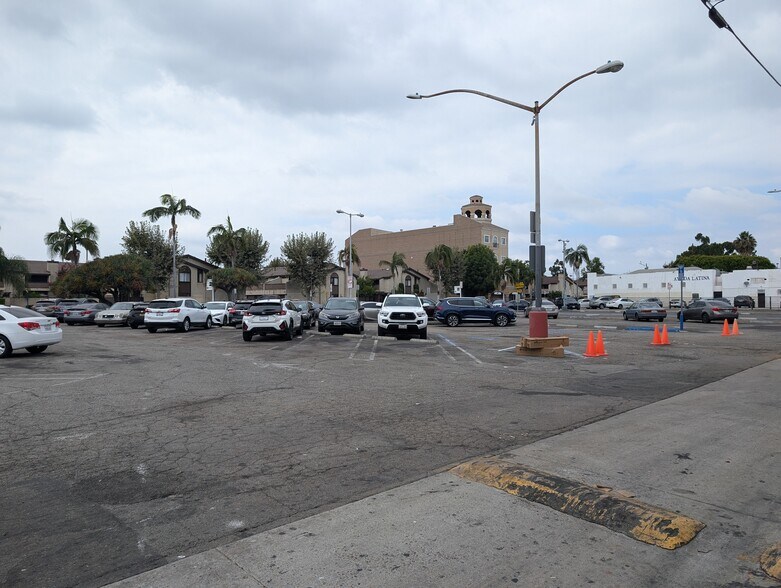 More Photos Of 6717-6719 Pacific Blvd, Huntington Park Storefront For Lease