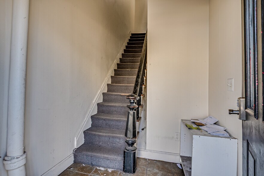 More Photos Of 172 Hamilton St, New Brunswick Storefront Retail Residential For Sale