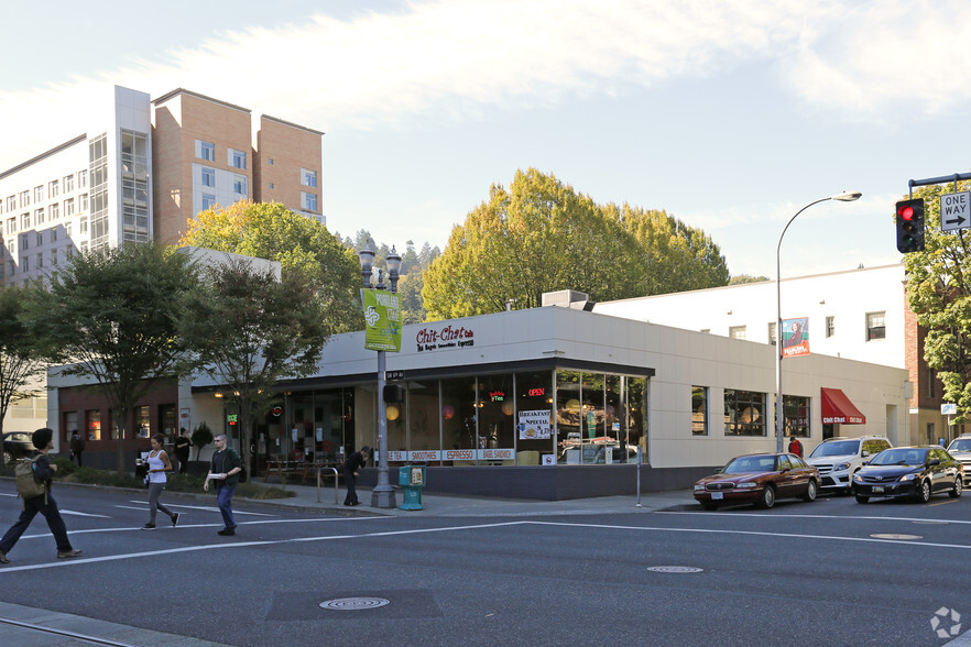 Primary Photo Of 1909-1915 SW 6th Ave, Portland Storefront For Sale