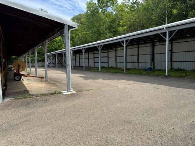 More Photos Of 10578 River Rd, Wellsburg Warehouse For Lease