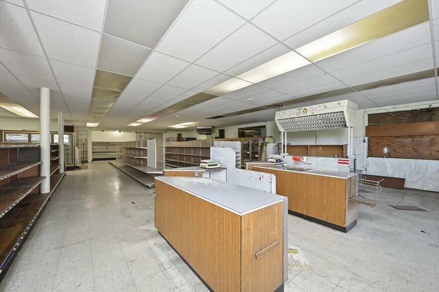 More Photos Of 3794 CA-20, Nice General Retail For Sale