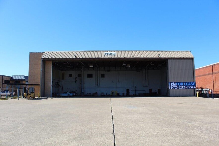 More Photos Of 15800 Dooley Rd, Addison Office For Sale