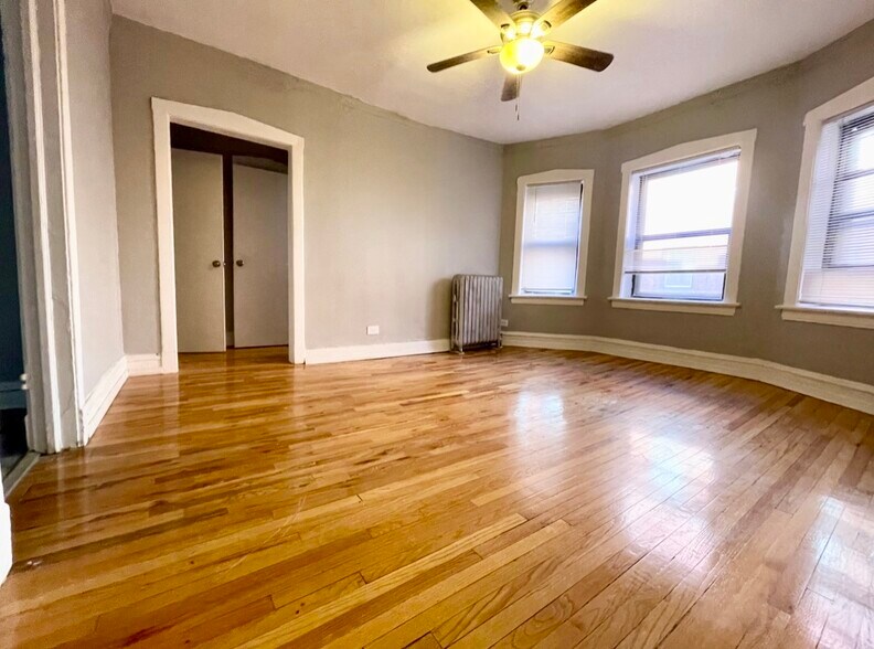 More Photos Of 7237-7243 S Bennett Ave, Chicago Apartments For Sale