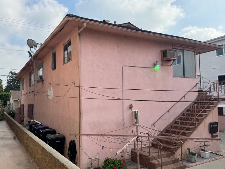 More Photos Of 410 Fischer St, Glendale Apartments For Sale