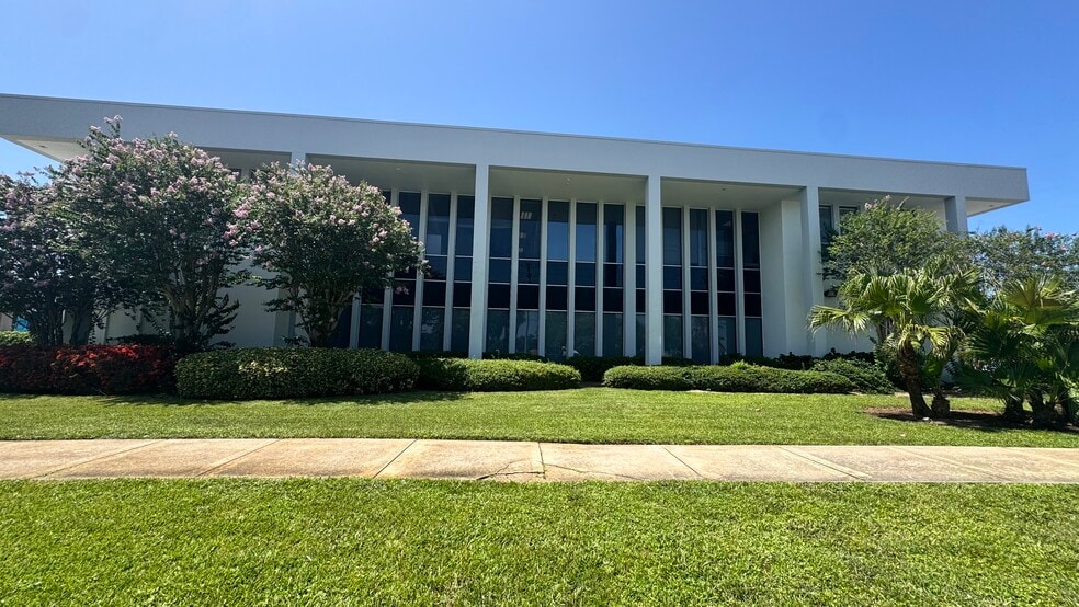More Photos Of 11900 SE Federal Hwy, Hobe Sound Office For Lease