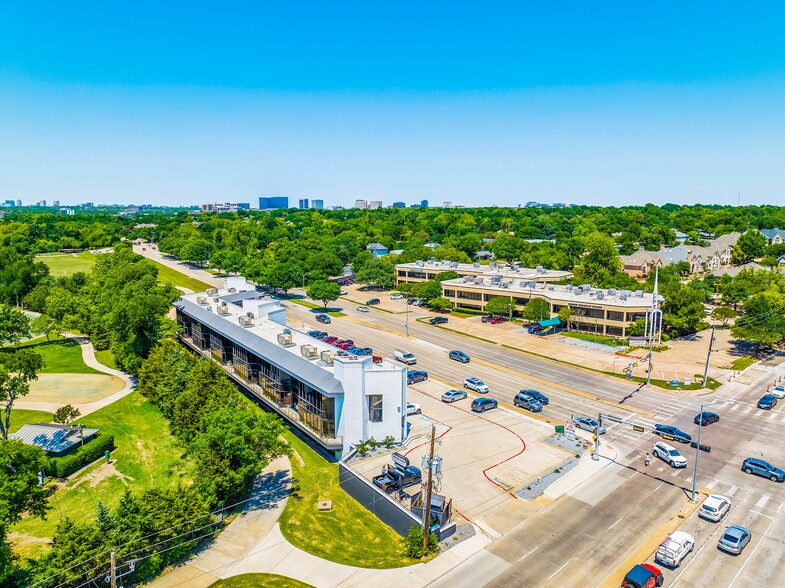 More Photos Of 8499 Greenville Ave, Dallas Storefront Retail Office For Lease